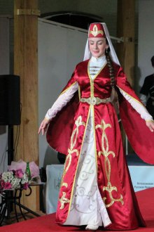 Цветовая палитра грузинских национальных костюмов